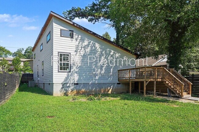 Building Photo - 2822 Waters Rd SW