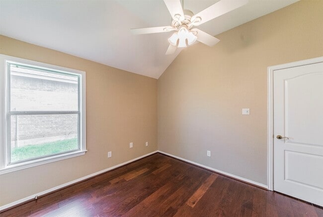 Building Photo - 5212 Estrella Ln
