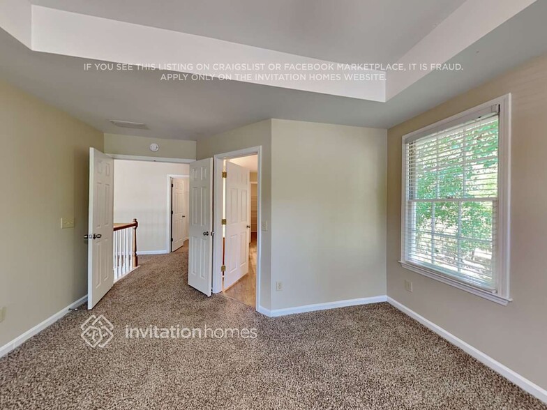 Building Photo - 140 Laurens Oak Ct