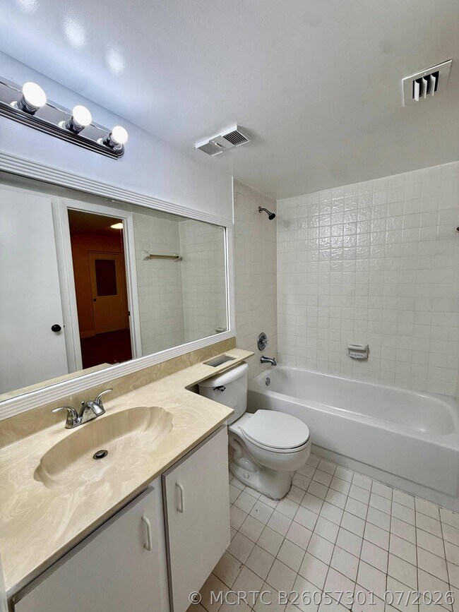 Building Photo - 9777 Westview Dr
