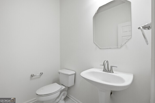 Building Photo - 10851 Alderwood Cove