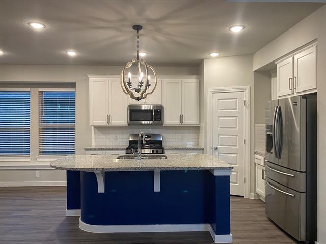Building Photo - 2410 San Marcos Dr