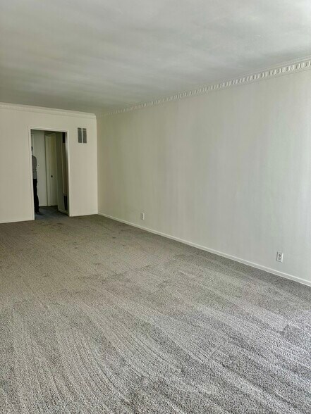 Building Photo - Blackburn Apartments