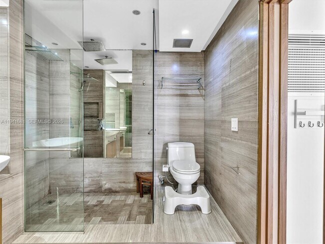 Building Photo - 401 Ocean Dr