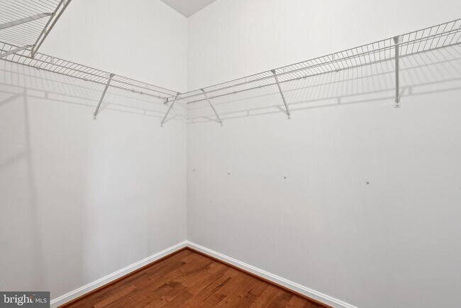 Building Photo - 13044 Town Commons Dr