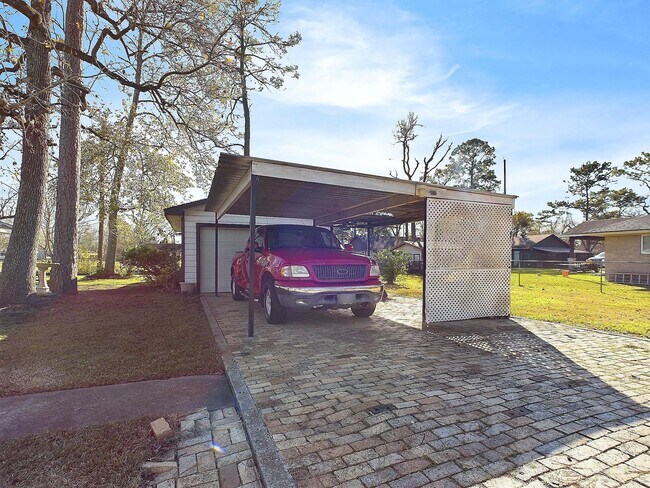 Building Photo - 2814 Balmorhea Ave