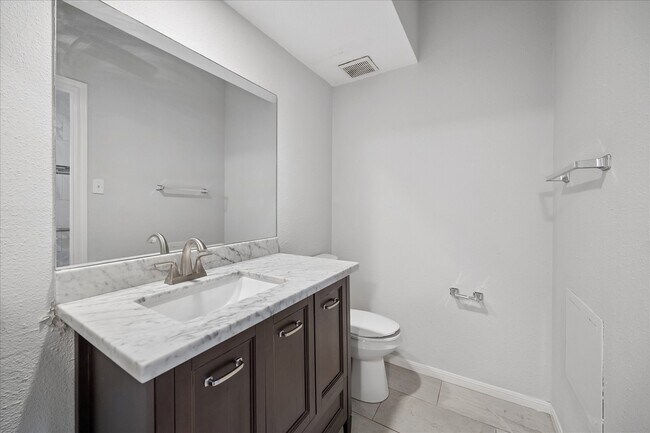 Building Photo - 11711 Memorial Dr