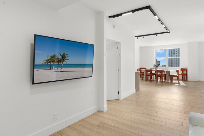Building Photo - 1865 S Ocean Dr