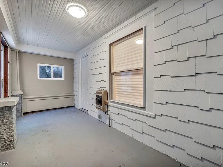 Building Photo - 960 Whittier Ave