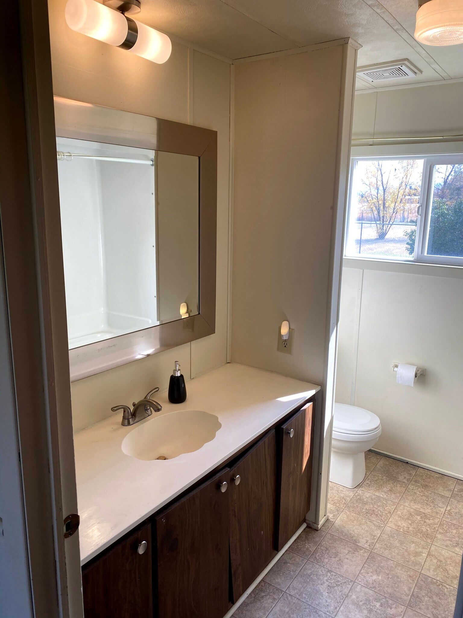 bathroom #2 - 4270 E Valley Center Rd