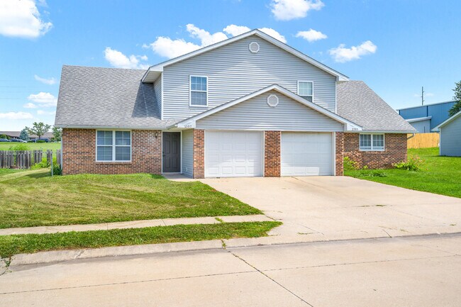 Primary Photo - 2507 Carnation Dr