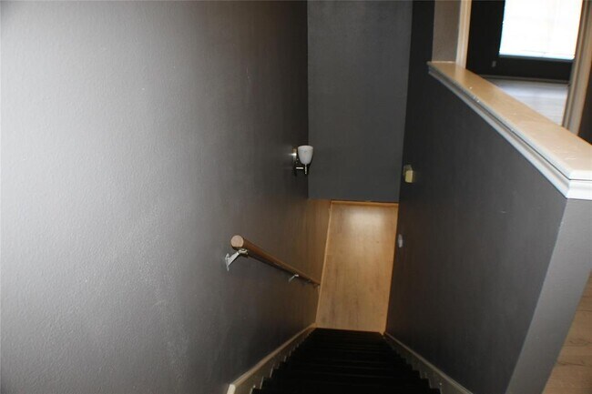 Building Photo - 7342 Regency Square Ct