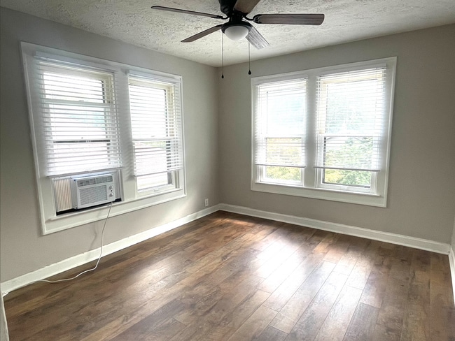 Building Photo - 3942-44 Cornelius Avenue