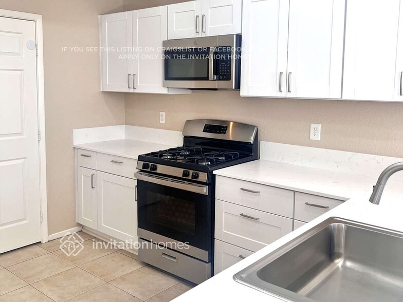 Building Photo - 1235 La Ballena Trail