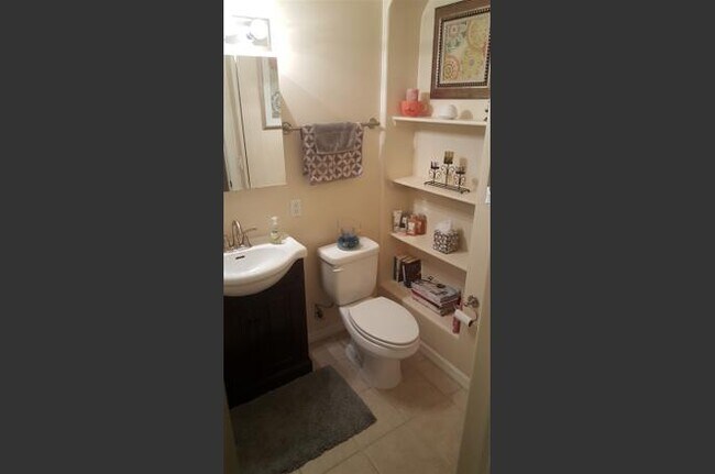 Building Photo - 5404 Balboa Arms Dr