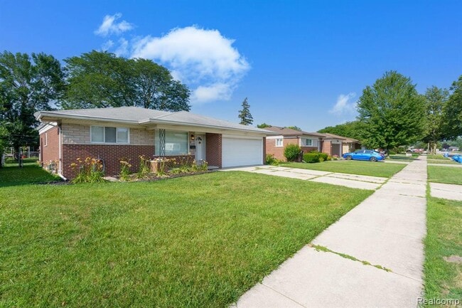Building Photo - 13103 Iowa Dr