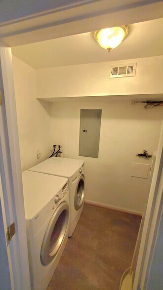 Building Photo - 3861 Havenwood Pl
