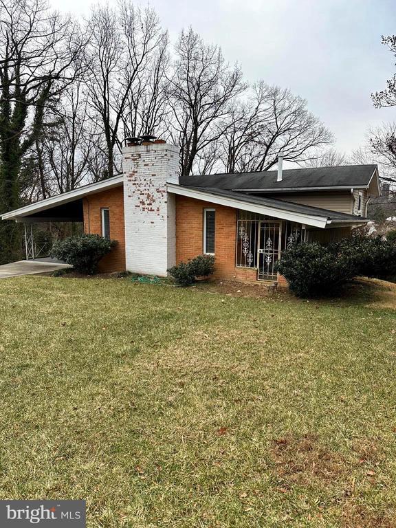 Building Photo - 10006 Green Forest Dr