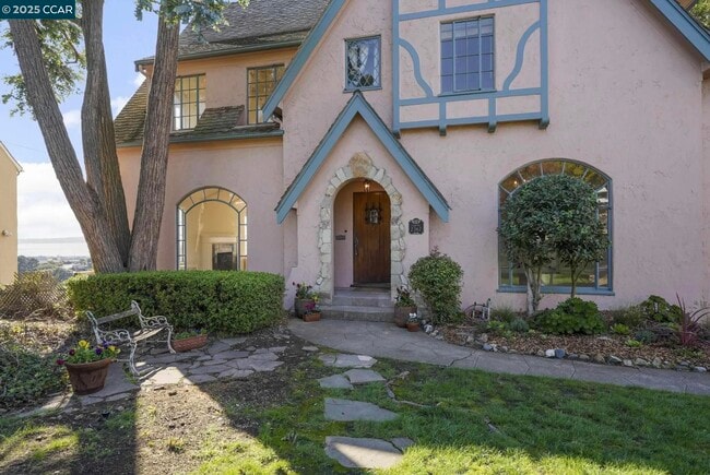 Building Photo - 2367 Carquinez Ave