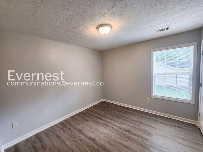 Building Photo - 319 Bridgeport Ln