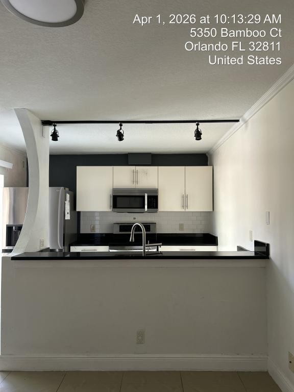 Building Photo - 5344 Bamboo Ct