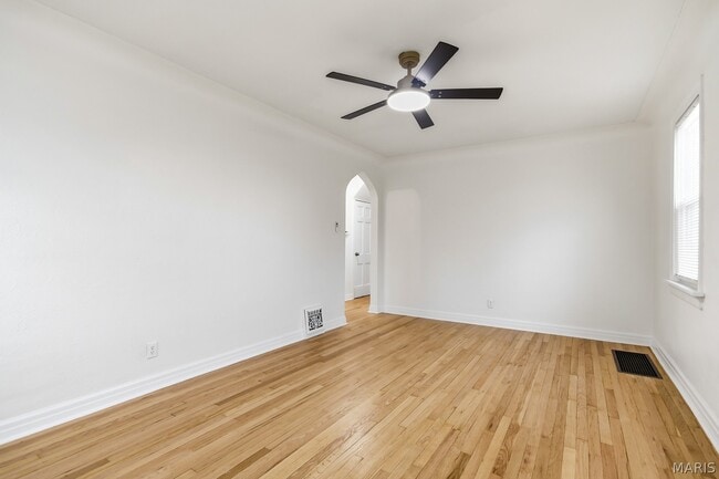 Building Photo - 5826 Telegraph Rd