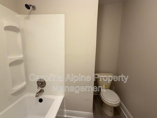 Building Photo - 1621 N Hamilton St