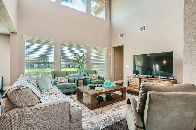 Building Photo - 9401 McKnight Lp