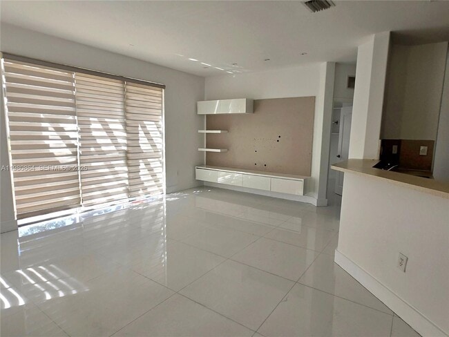 Building Photo - 8402 NW 114th Path