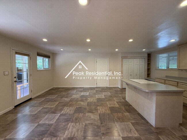 Building Photo - 4301 Cottage Way