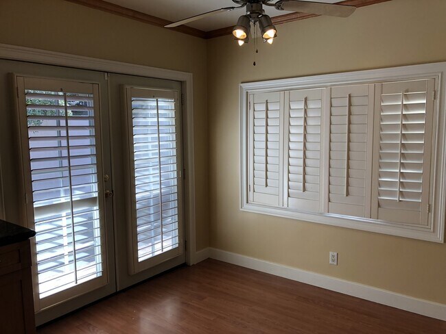 Building Photo - 507 E Cypress St