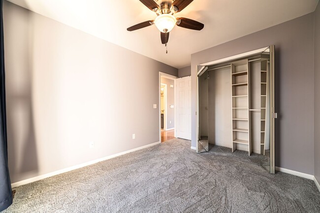 Building Photo - $1975 - Beautiful 2 Bedroom Condo with 2 bathrooms