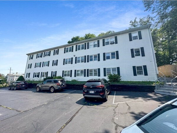 Primary Photo - 479 Durfee St