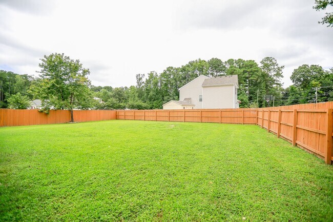Building Photo - 2200 Elijah St