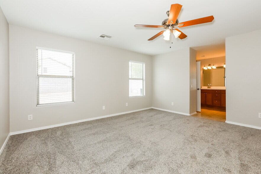 Building Photo - 1931 E Dust Devil Dr