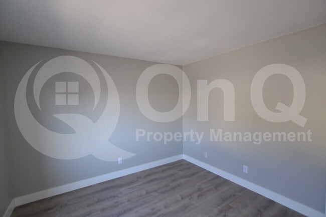 Building Photo - 518 S Allred Dr
