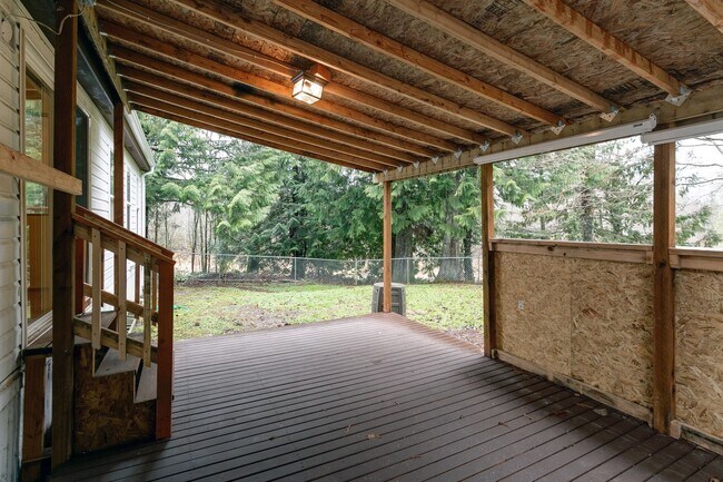 Building Photo - 3 Bedroom 1.75 Bath Mobile Home with Garag...
