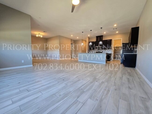 Building Photo - 738 Briar Knoll Dr