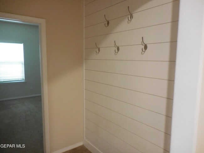 Building Photo - 7316 Glacier Dr