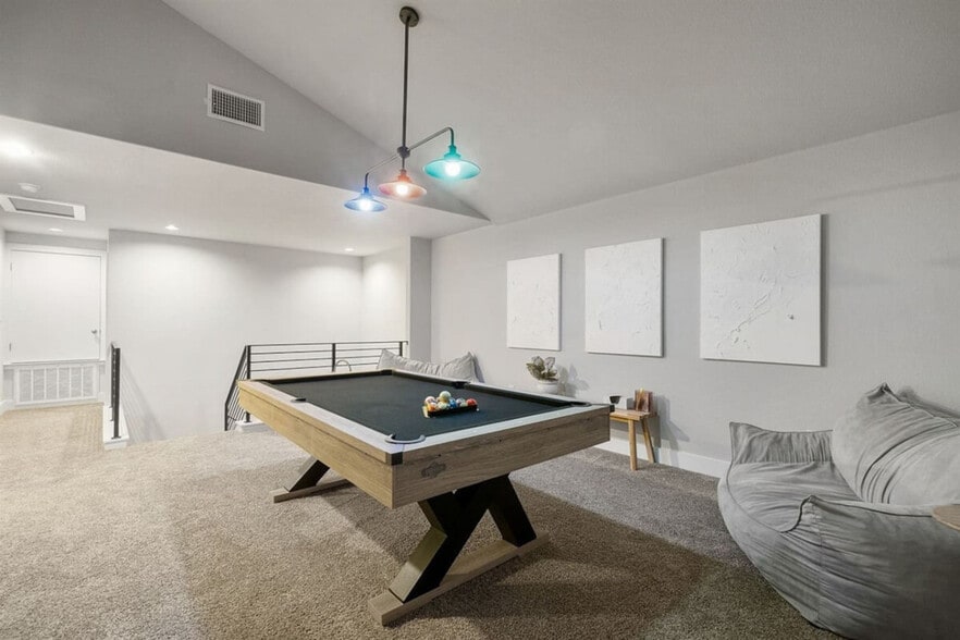 Building Photo - 11102 1/2 Charger Way-SI ID1363554P