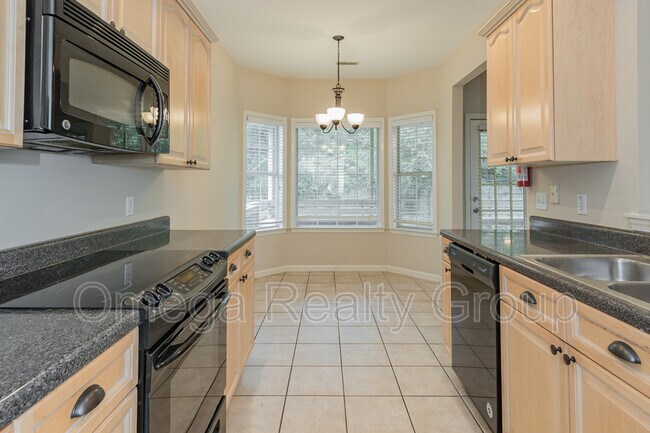 Building Photo - 686 Old Cahaba Dr