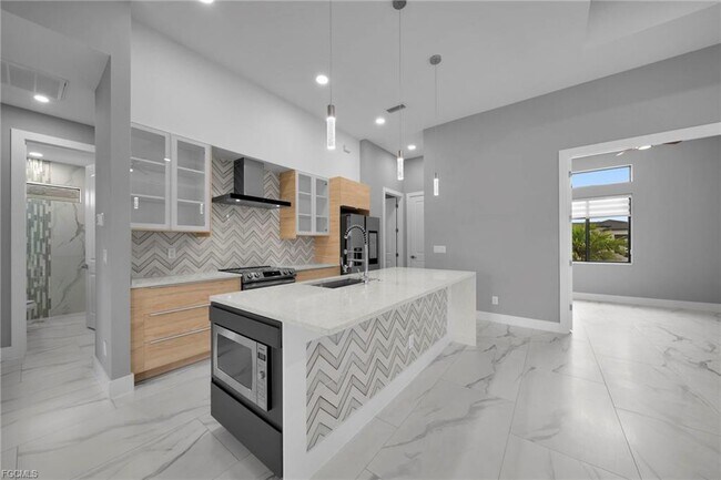 Building Photo - 1201 SW 8th Pl