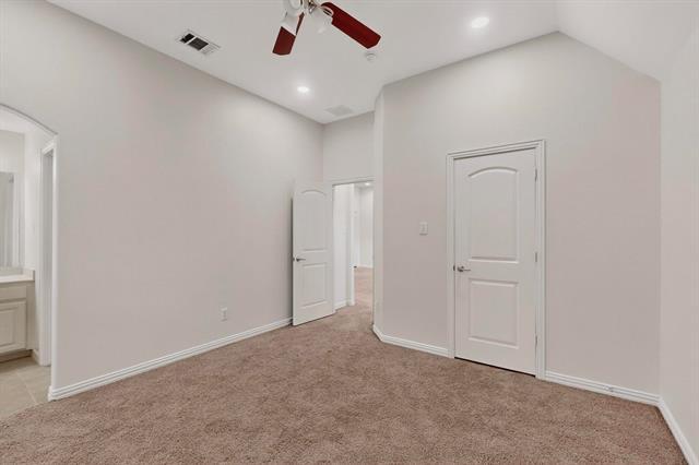 Building Photo - 16157 Meadow Spring Dr