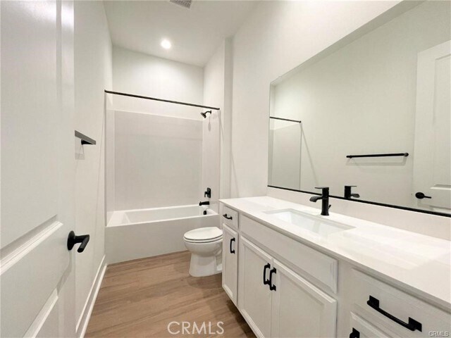 Building Photo - 476 Chorus