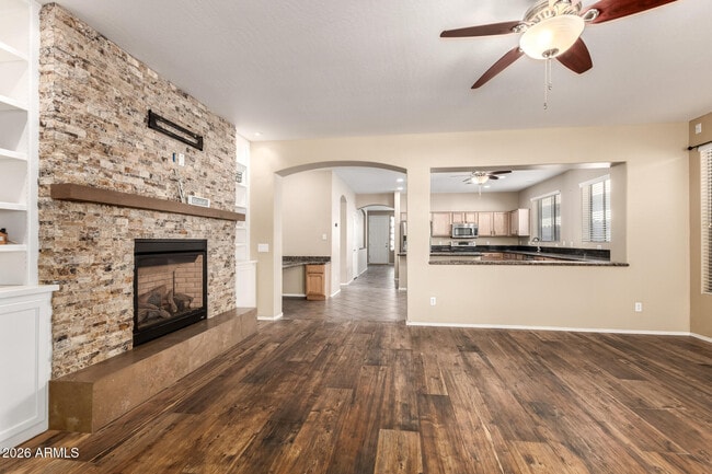 Building Photo - 202 E Rock Wren Dr