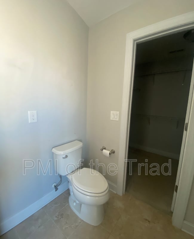 Building Photo - 1146 Augustine Heights Dr