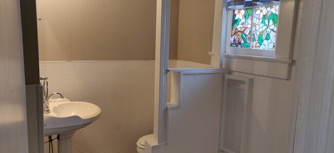 Building Photo - 509 W F Street