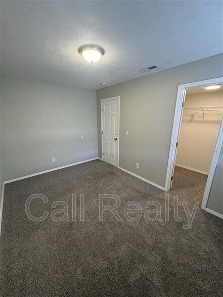 Building Photo - 14609 E Crown Ave