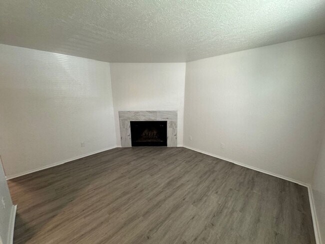 Building Photo - 1050 Meadowlark Ct SE