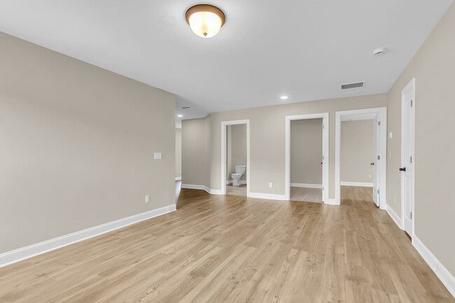 Building Photo - 687 Black Pine Rd